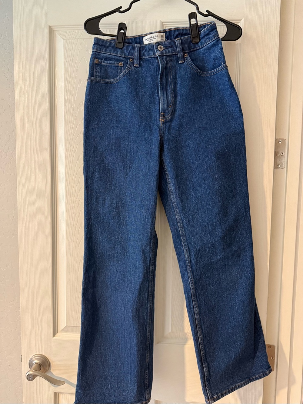 Abercrombie 90s Relaxed High-Rise Straight-Leg Dark Blue Jeans Curve Love